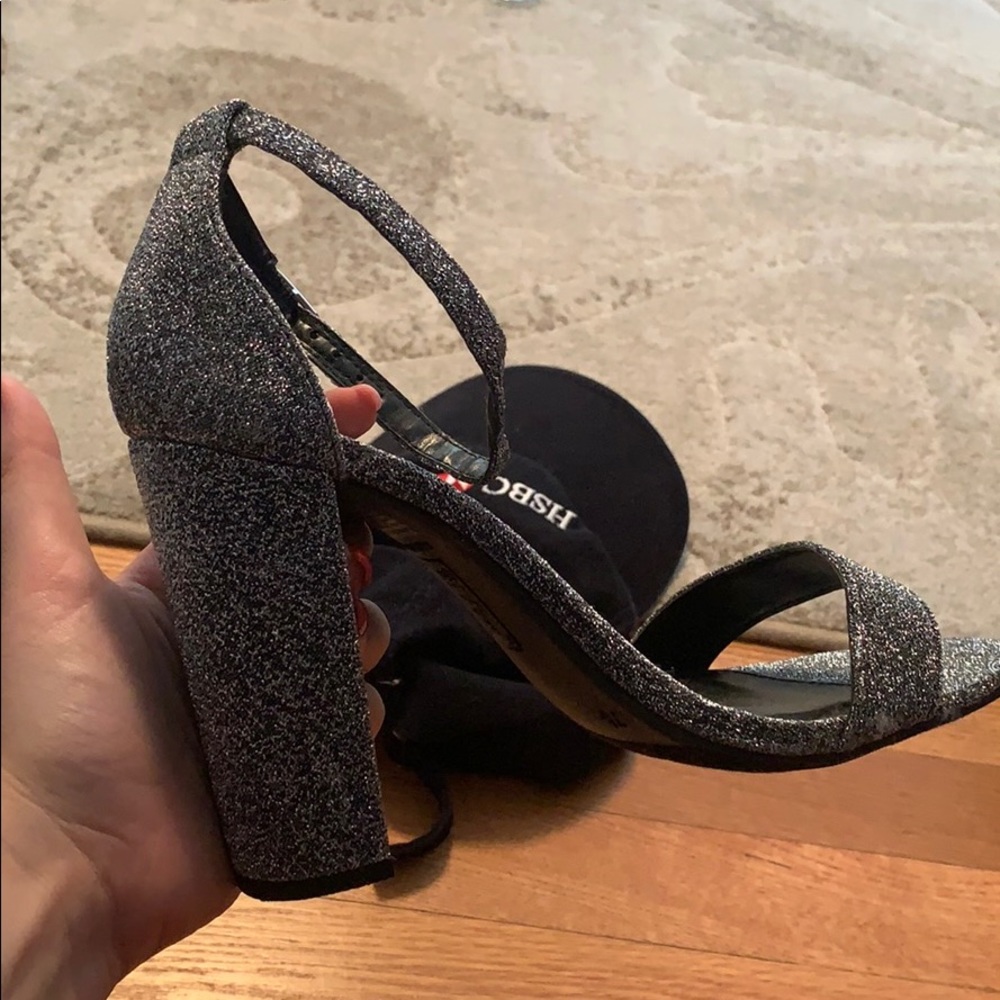 heels - Picture 2 of 2